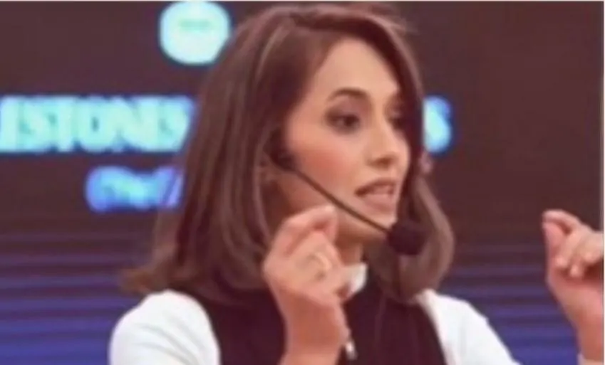 Sarah Mashhood presenting to camera