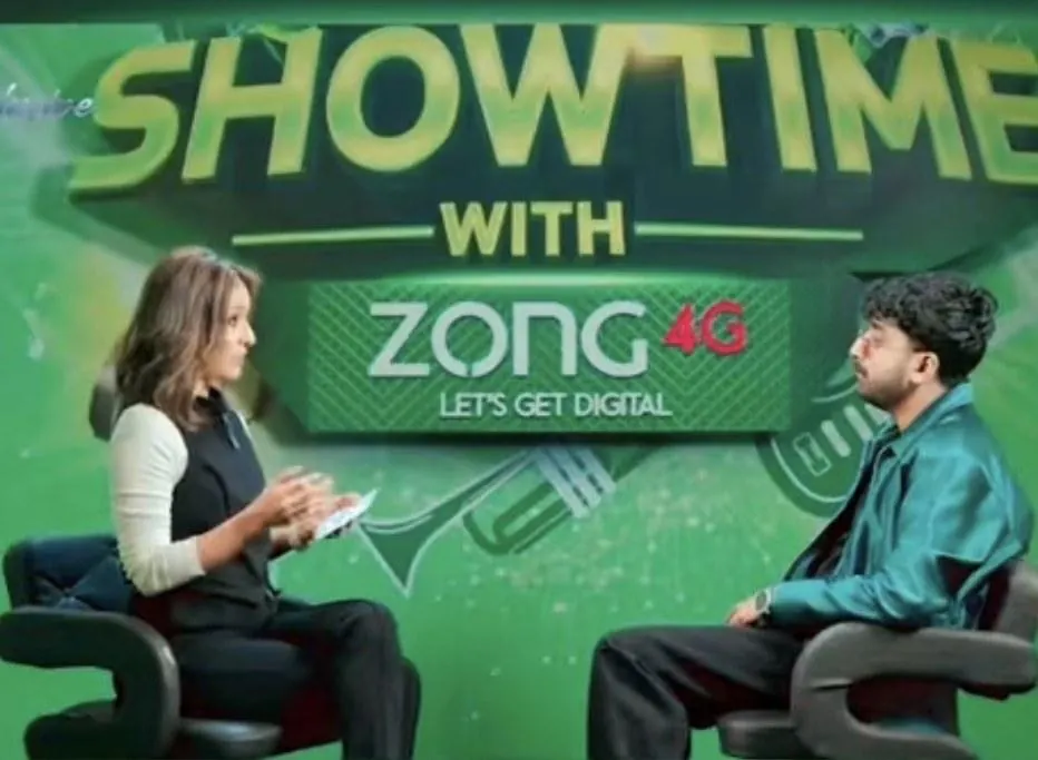 Showtime with Zong 4G — Sarah Mashhood interviewing a contestant